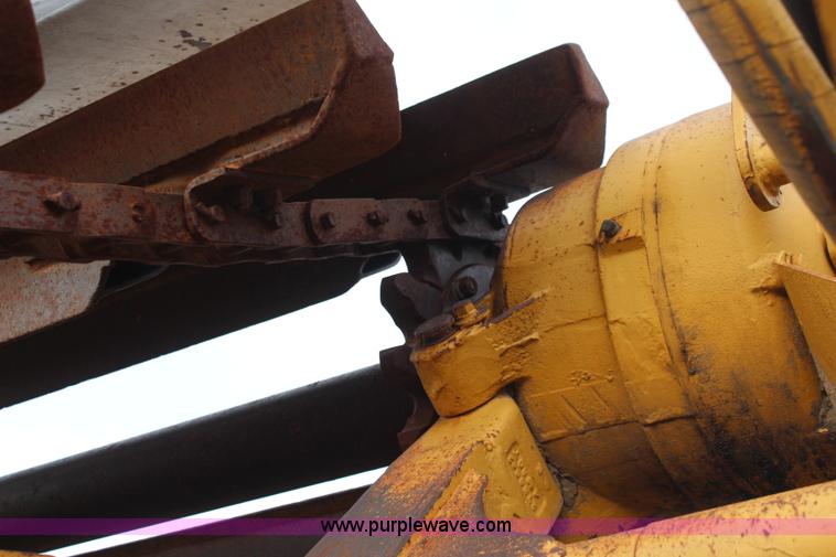 image for item I2493 1984 Caterpillar 613B paddle scraper