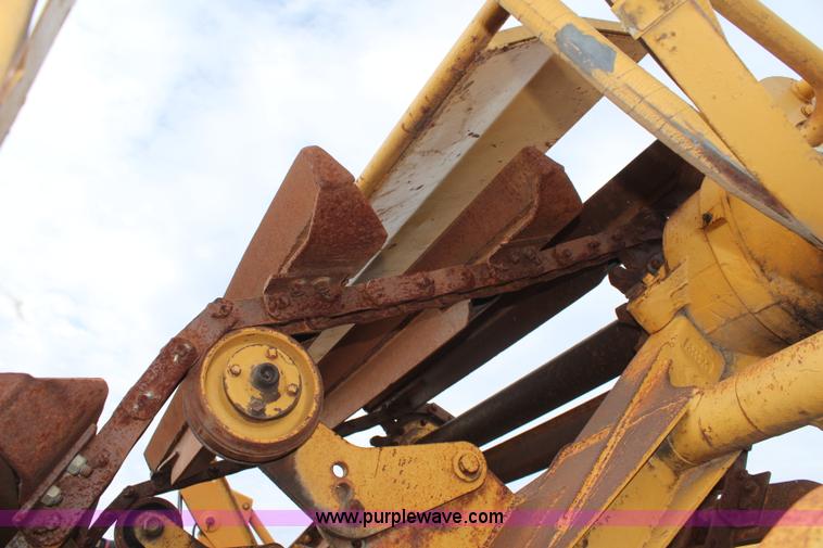 image for item I2493 1984 Caterpillar 613B paddle scraper