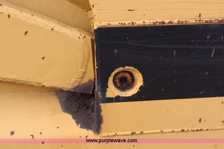 image for item I2493 1984 Caterpillar 613B paddle scraper