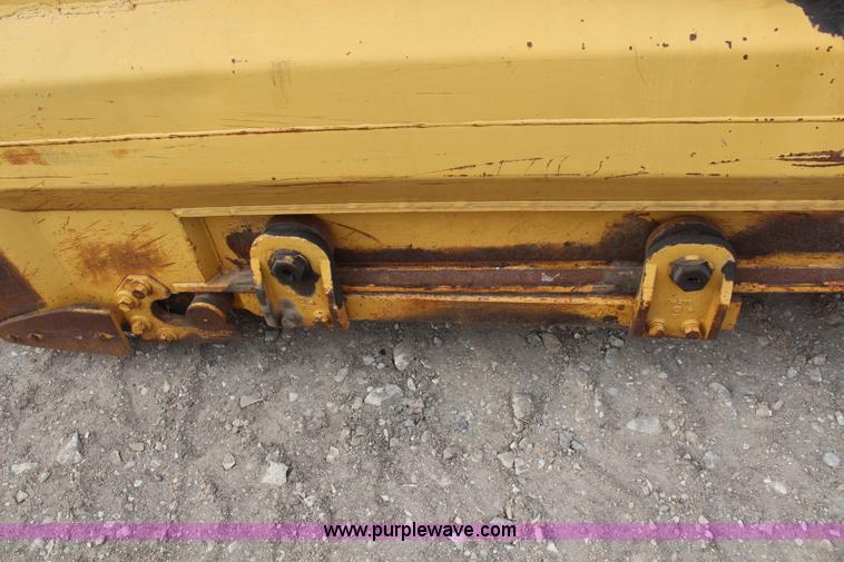 image for item I2493 1984 Caterpillar 613B paddle scraper
