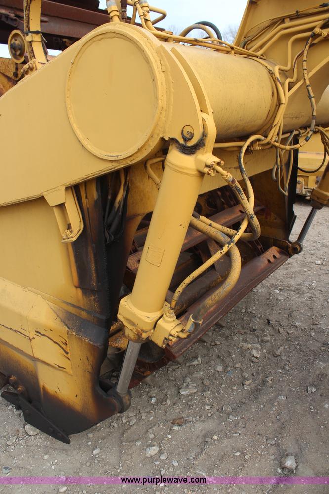image for item I2493 1984 Caterpillar 613B paddle scraper
