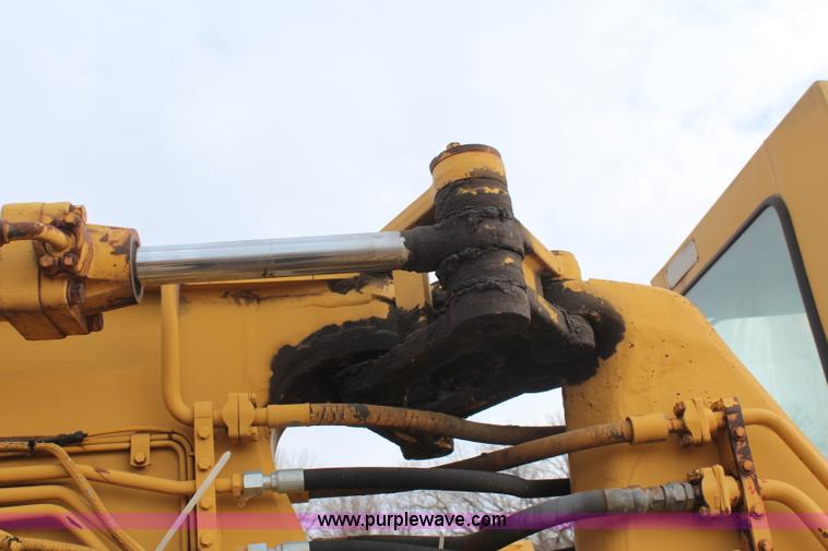 image for item I2493 1984 Caterpillar 613B paddle scraper