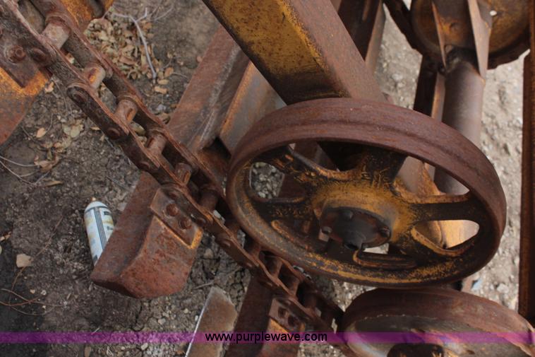 image for item I2493 1984 Caterpillar 613B paddle scraper