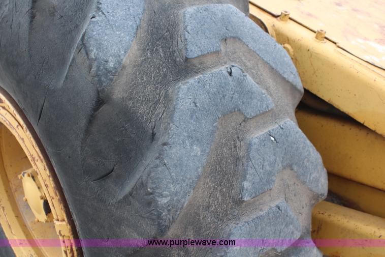 image for item I2493 1984 Caterpillar 613B paddle scraper