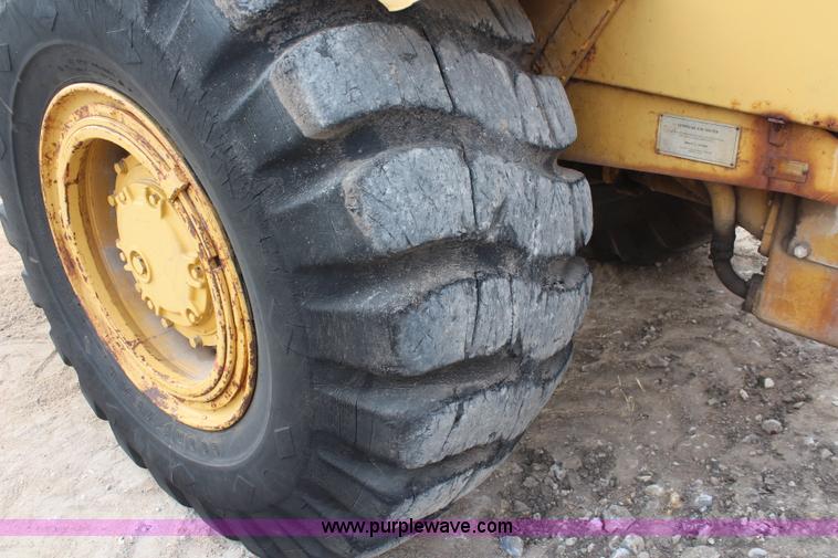 image for item I2493 1984 Caterpillar 613B paddle scraper