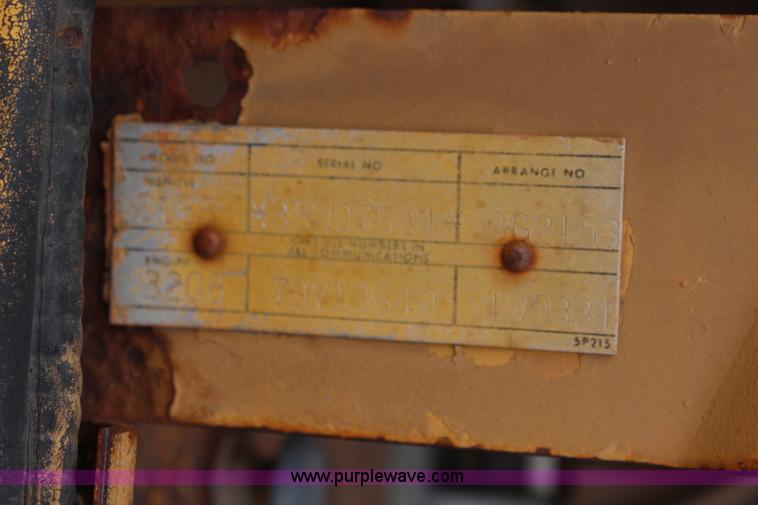 image for item I2493 1984 Caterpillar 613B paddle scraper