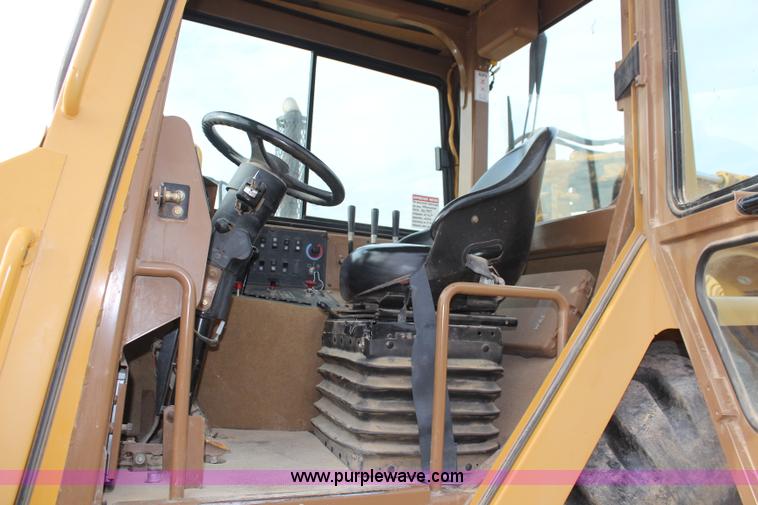 image for item I2494 2006 Caterpillar 613C Series II scraper