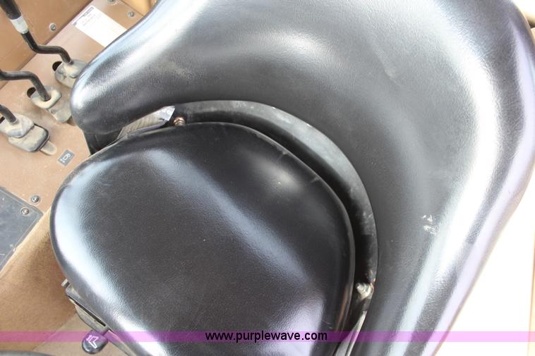 image for item I2494 2006 Caterpillar 613C Series II scraper