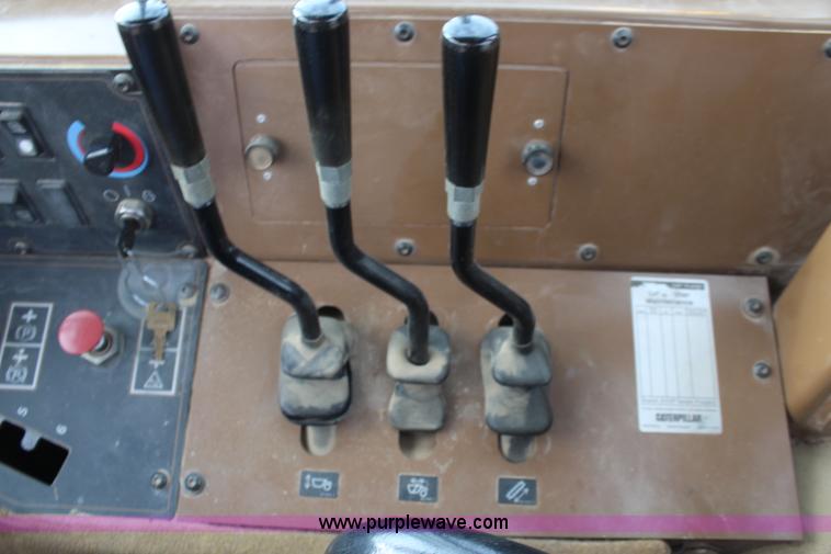 image for item I2494 2006 Caterpillar 613C Series II scraper