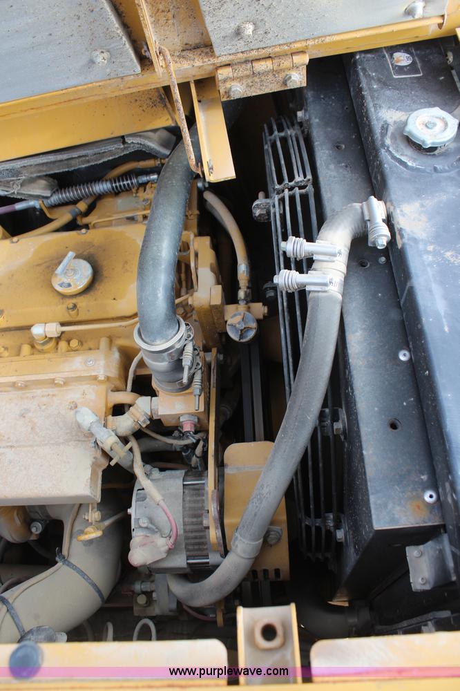 image for item I2494 2006 Caterpillar 613C Series II scraper