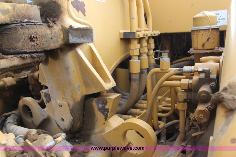 image for item I2494 2006 Caterpillar 613C Series II scraper