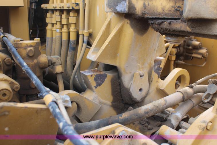 image for item I2494 2006 Caterpillar 613C Series II scraper