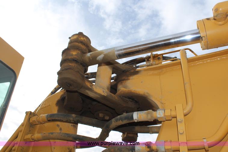 image for item I2494 2006 Caterpillar 613C Series II scraper