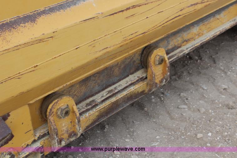 image for item I2494 2006 Caterpillar 613C Series II scraper