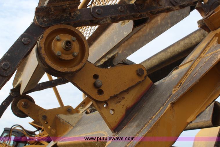 image for item I2494 2006 Caterpillar 613C Series II scraper