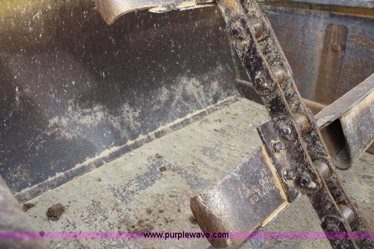 image for item I2494 2006 Caterpillar 613C Series II scraper