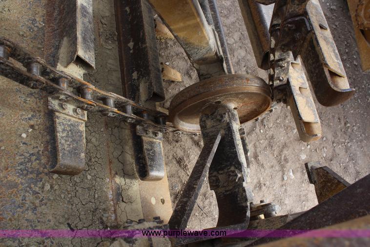 image for item I2494 2006 Caterpillar 613C Series II scraper