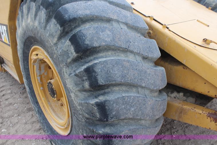 image for item I2494 2006 Caterpillar 613C Series II scraper