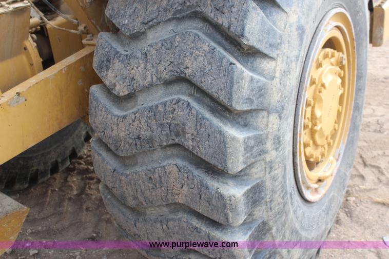 image for item I2494 2006 Caterpillar 613C Series II scraper