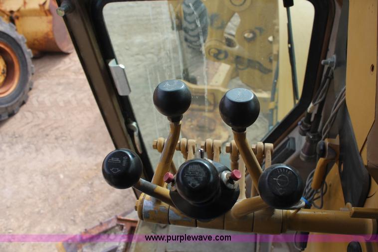image for item I2495 1994 Caterpillar 140G articulated motor grader