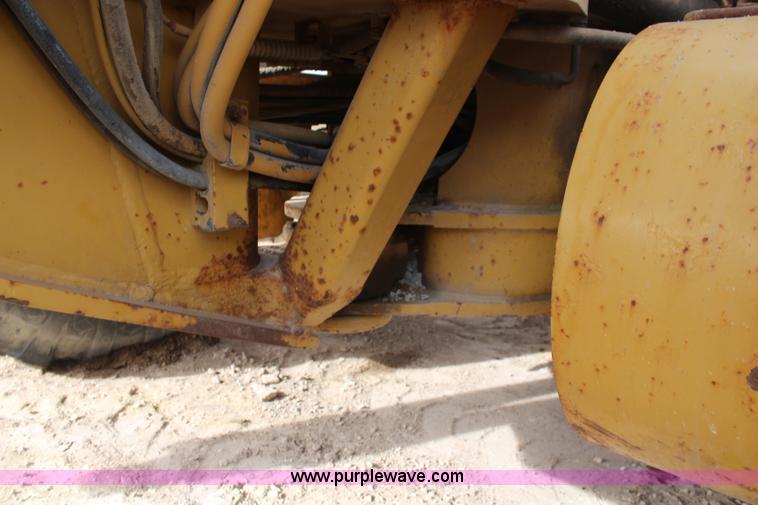 image for item I2495 1994 Caterpillar 140G articulated motor grader