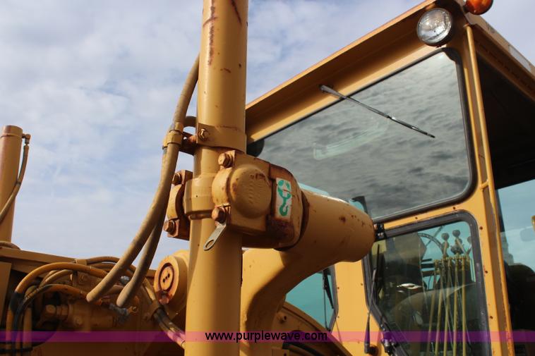 image for item I2495 1994 Caterpillar 140G articulated motor grader