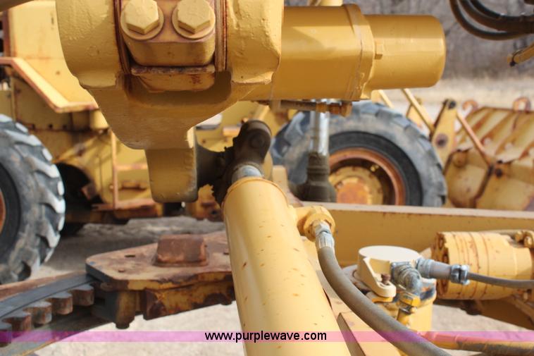 image for item I2495 1994 Caterpillar 140G articulated motor grader
