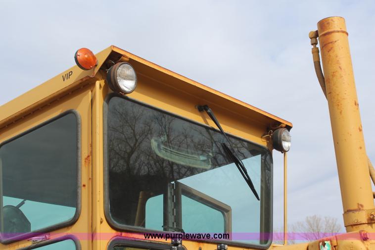 image for item I2495 1994 Caterpillar 140G articulated motor grader