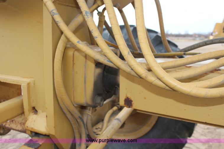 image for item I2495 1994 Caterpillar 140G articulated motor grader