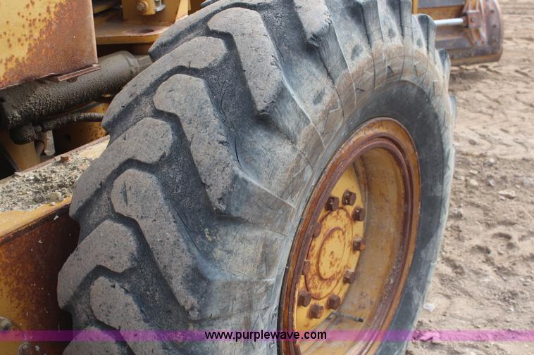 image for item I2495 1994 Caterpillar 140G articulated motor grader