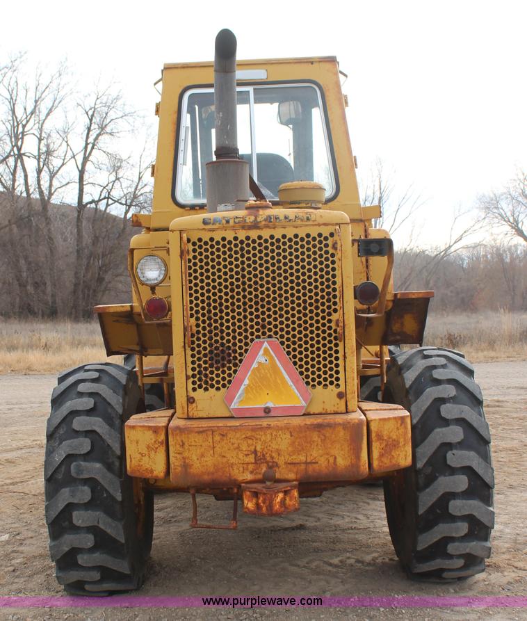 image for item I2496 1983 Caterpillar 930 wheel loader