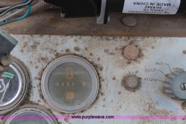 image for item I2496 1983 Caterpillar 930 wheel loader