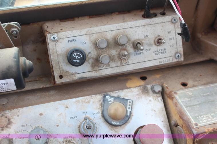 image for item I2496 1983 Caterpillar 930 wheel loader