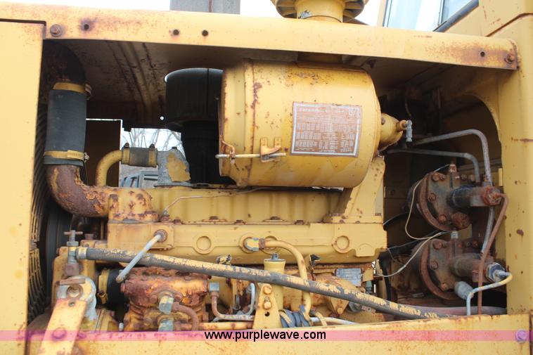 image for item I2496 1983 Caterpillar 930 wheel loader