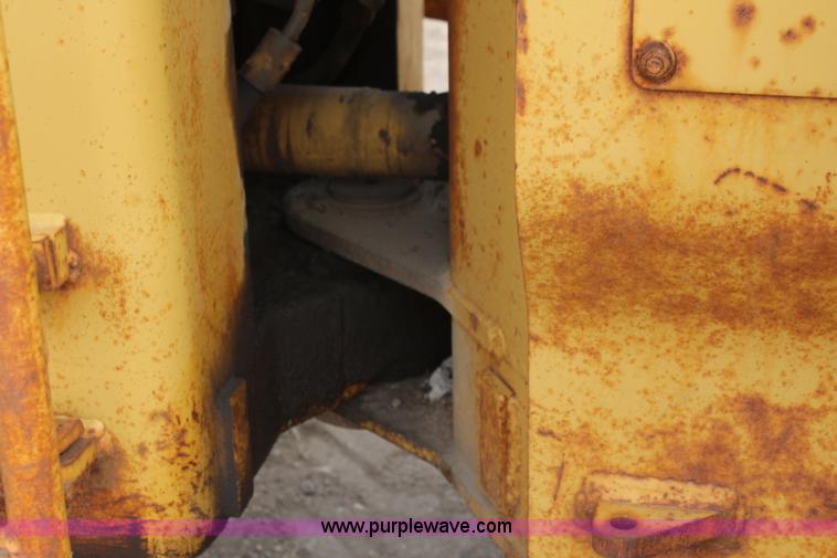 image for item I2496 1983 Caterpillar 930 wheel loader