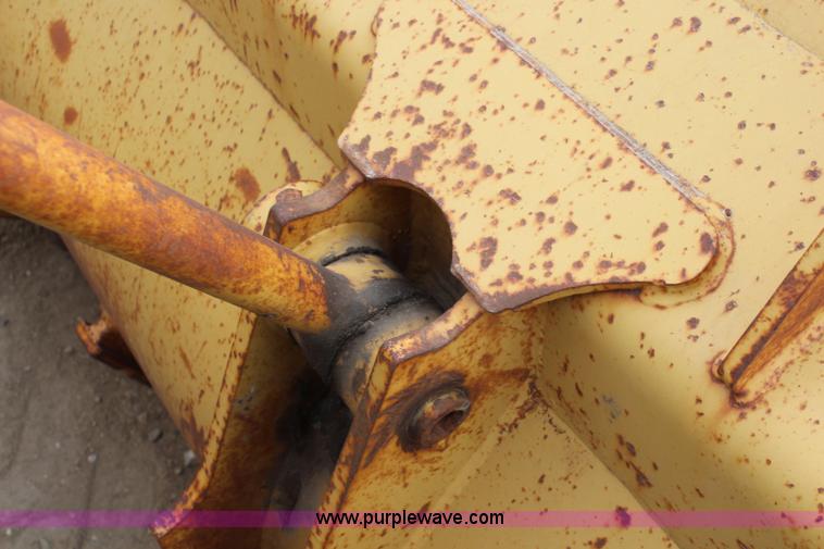 image for item I2496 1983 Caterpillar 930 wheel loader