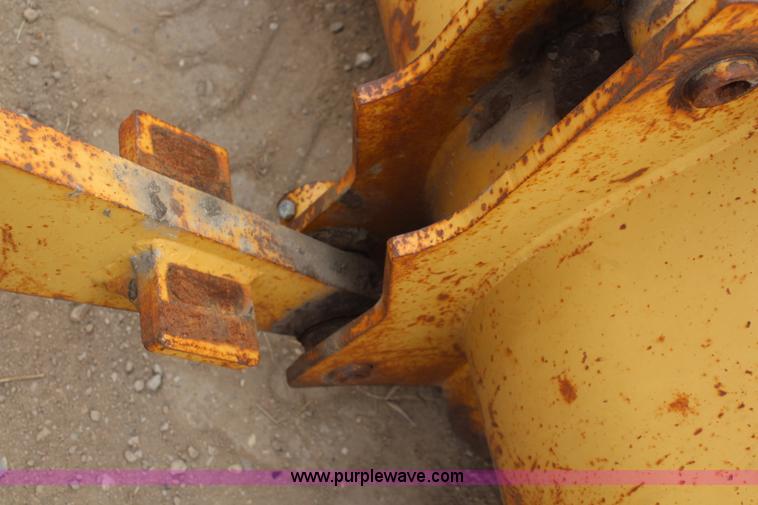 image for item I2496 1983 Caterpillar 930 wheel loader