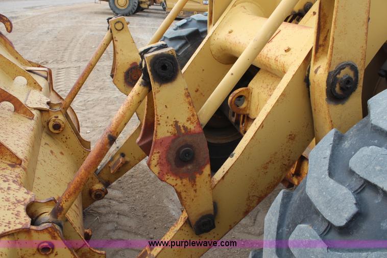 image for item I2496 1983 Caterpillar 930 wheel loader