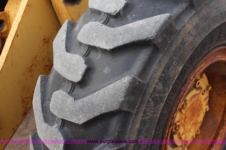image for item I2496 1983 Caterpillar 930 wheel loader