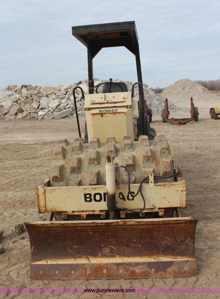 image for item I2499 Bomag BW142PDB vibratory roller