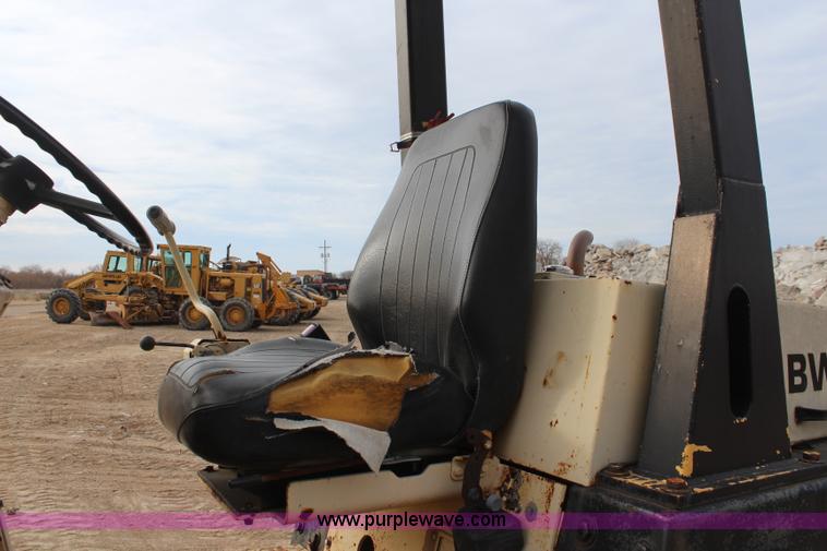 image for item I2499 Bomag BW142PDB vibratory roller