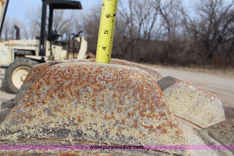 image for item I2499 Bomag BW142PDB vibratory roller