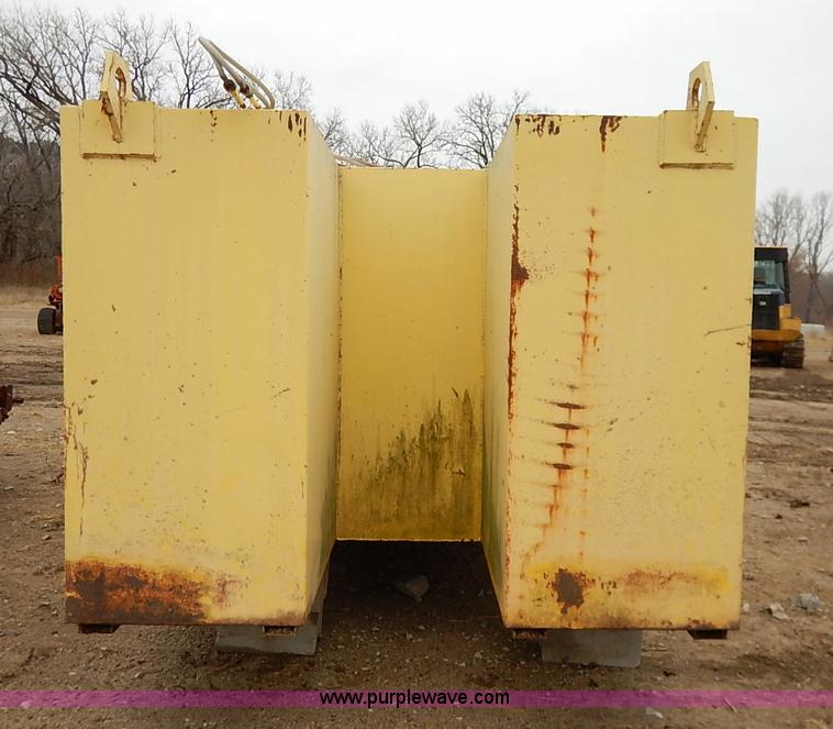 image for item I5185 Port-a-tank PT-3000 water tank