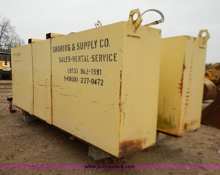image for item I5185 Port-a-tank PT-3000 water tank