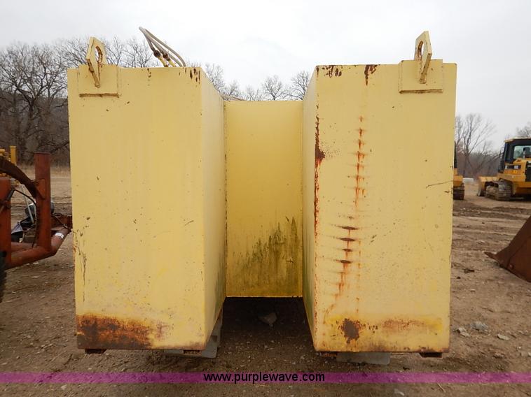 image for item I5185 Port-a-tank PT-3000 water tank