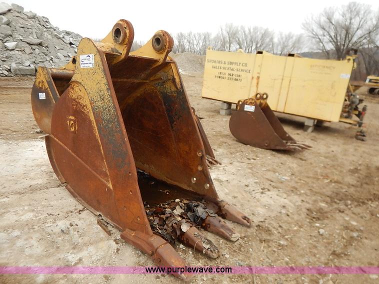 image for item I5210 Balderson excavator bucket