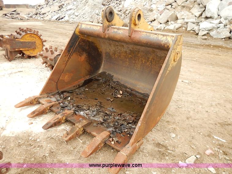 image for item I5211 CF loader bucket