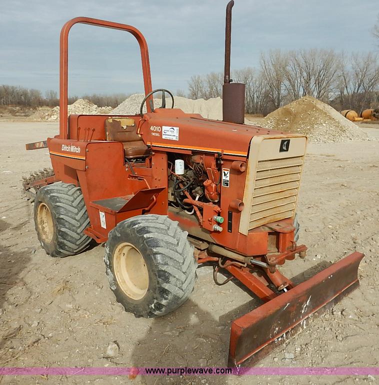 image for item I5230 1985 Ditch Witch 4010 trencher