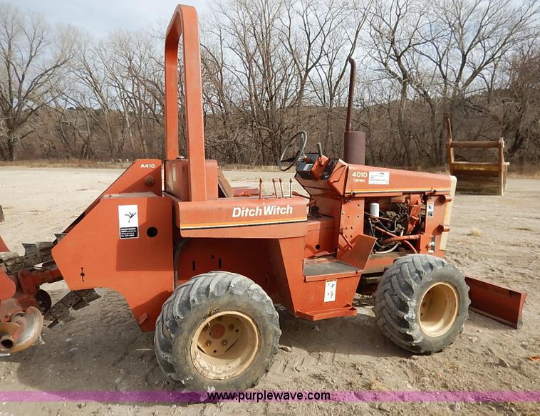 image for item I5230 1985 Ditch Witch 4010 trencher