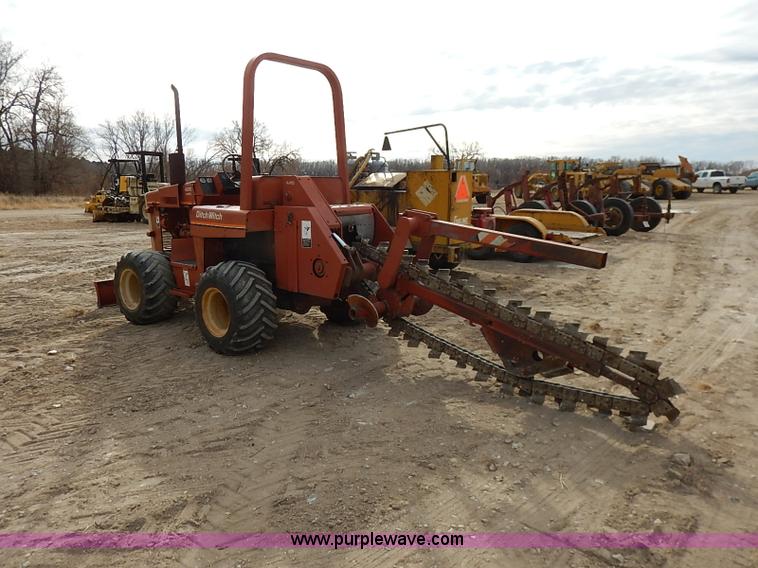 image for item I5230 1985 Ditch Witch 4010 trencher